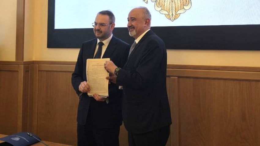 17931333671771645875